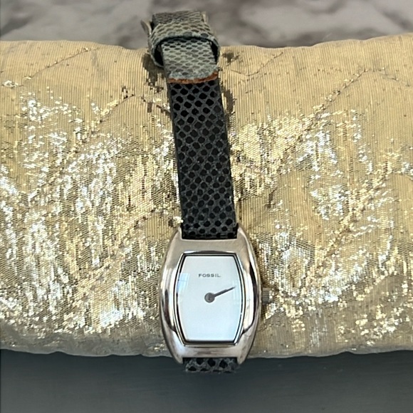 Vintage Fossil genuine leather dainty watch large wrist - Picture 3 of 13